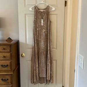 Medium Prologue tan and white full length sundress